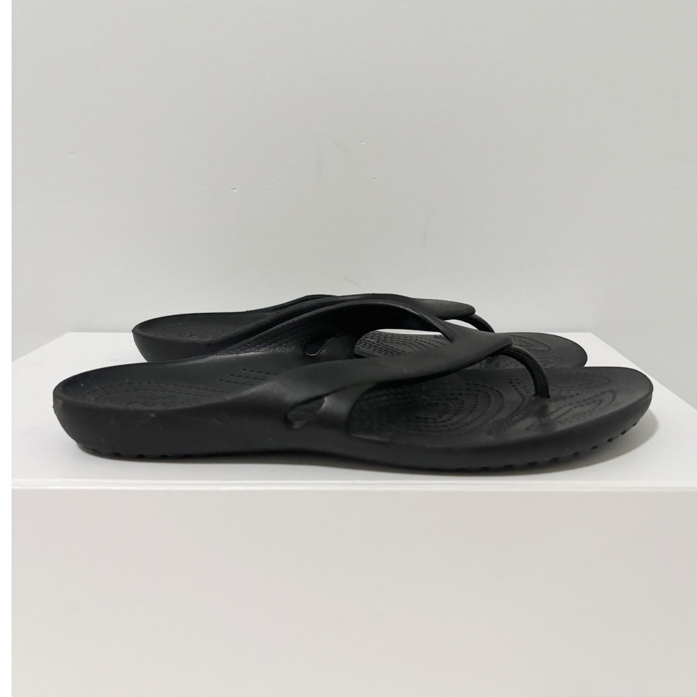 Crocs Kadee II Flip Flops Womens Size 8 Black Lightweight Sandals Comfort